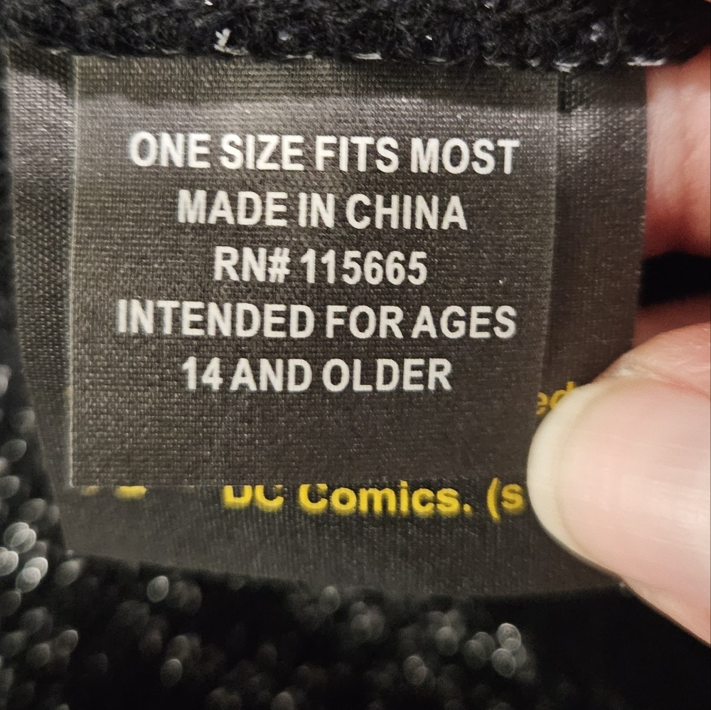 Batman Beanie - Picture 7 of 9